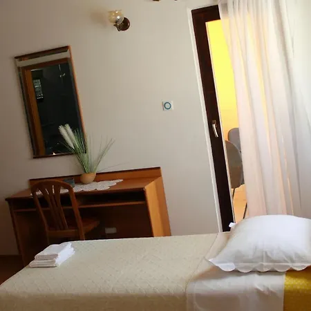 Benten * Drvenik (Split-Dalmatia)