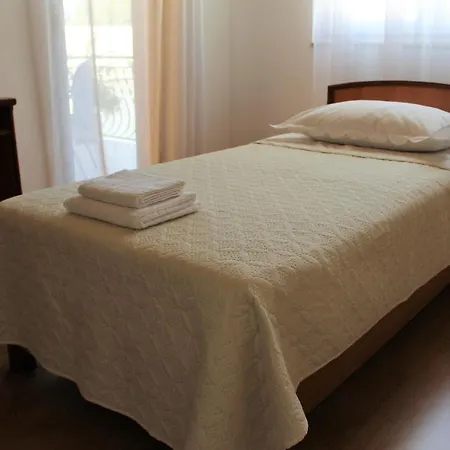 Benten Drvenik (Split-Dalmatia)