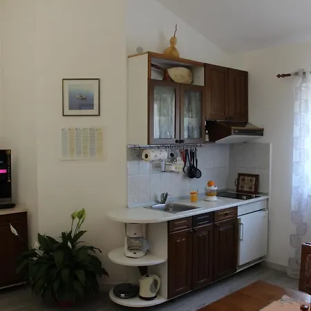 Apartment Benten Drvenik (Split-Dalmatia)